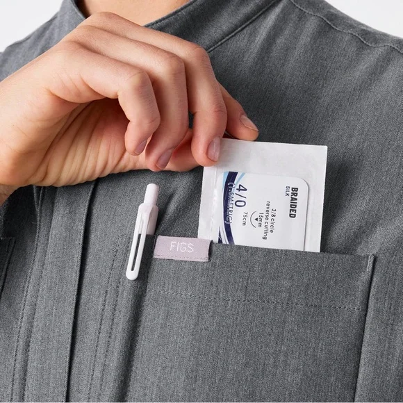 FIGS Rafaela Cargo FIONx ScrubJumpsuit In Graphite Women’s Scrubs Size XXS - Picture 6 of 16